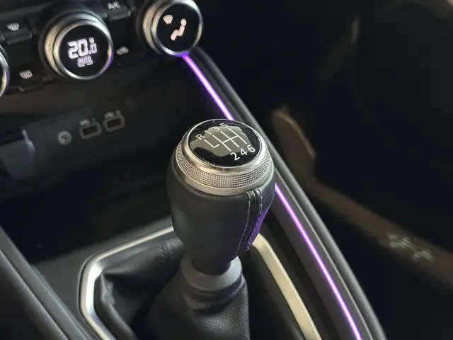 Renault Clio 1.0 TCe 90 GPF esprit Alpine 2025 Benzine 26