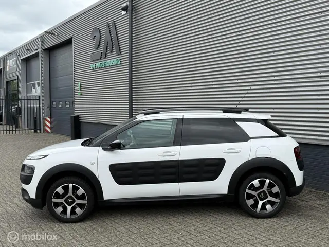 Citroën C4 Cactus 1.2 VTi Shine 2014 Benzine 3