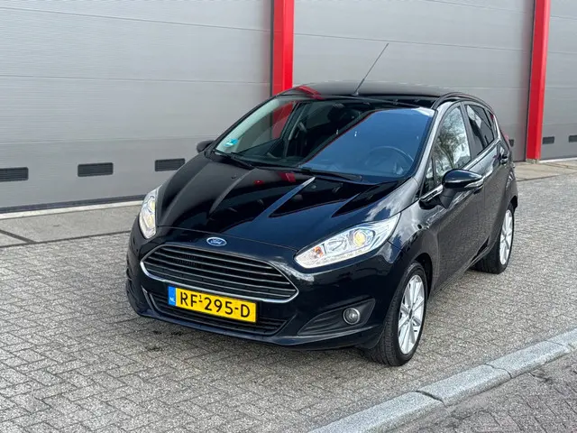 Ford Fiesta 1.0 EcoBoost Candy Blue Edition 2016 Benzine 2