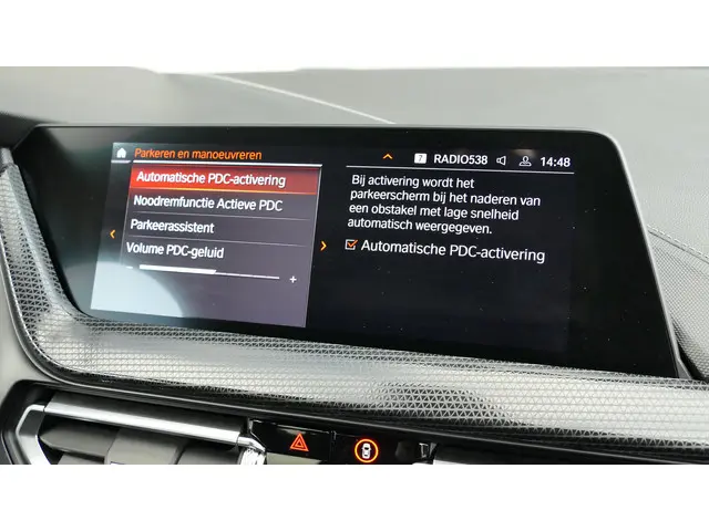 BMW 1 Serie 118i Executive Edition 2020 Benzine 43