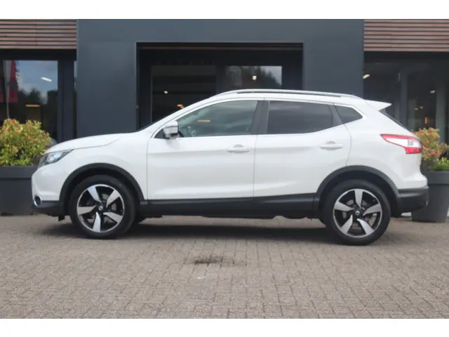 Nissan QASHQAI 1.2 DIG-T Tekna 2015 Benzine 2
