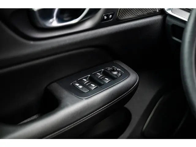 Volvo V60 2.0 B3 Plus Dark 2023 Benzine 24