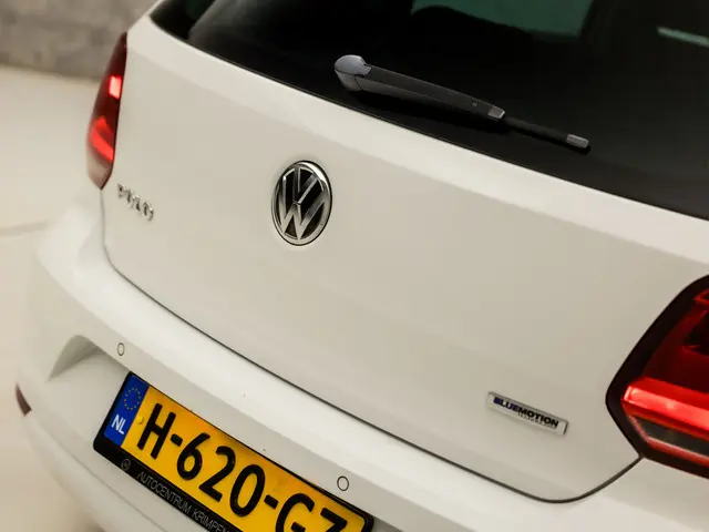 Volkswagen Polo 1.0 Luxury Sportline 2015 Benzine 24