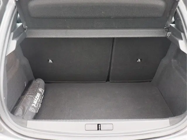 Peugeot 208 1.2 PureTech Active/ zeer mooi! 2023 Benzine 30