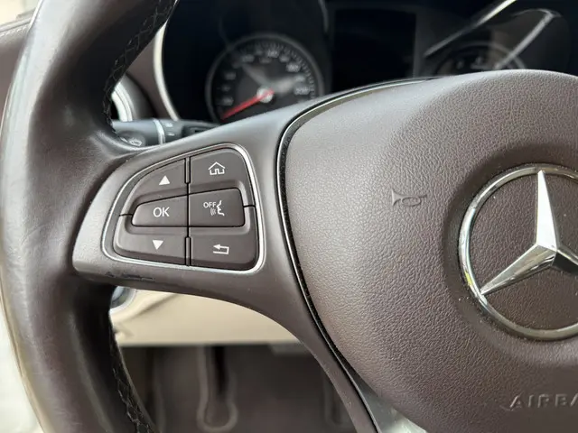 Mercedes-Benz GLC 250 4MATIC 2016 Benzine 18