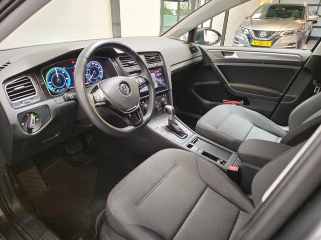 Volkswagen e-Golf E-DITION 2019 Elektrisch 17