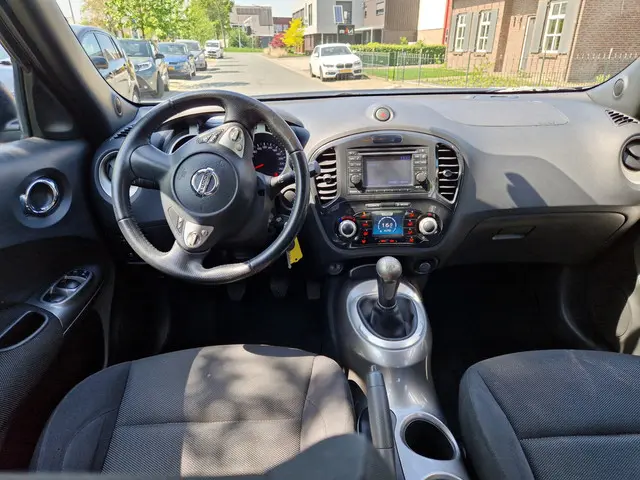 Nissan Juke 1.6 Acenta/NAVI/CAMERA/LMV 2012 Benzine 6