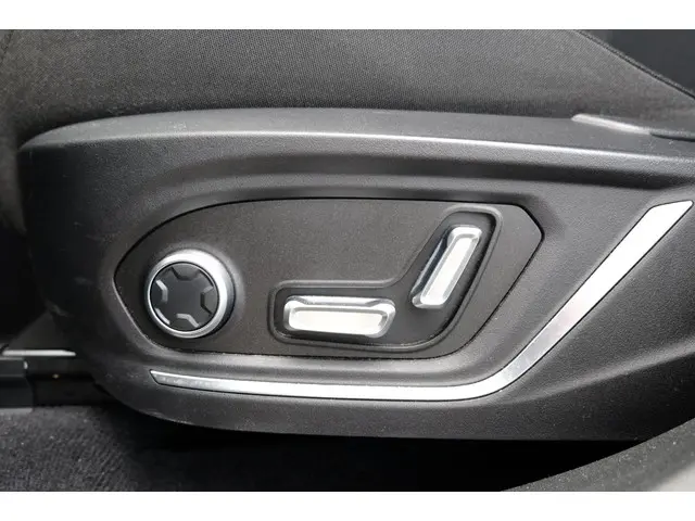 Lynk & Co 01 1.5 2022 Hybride Benzine 13