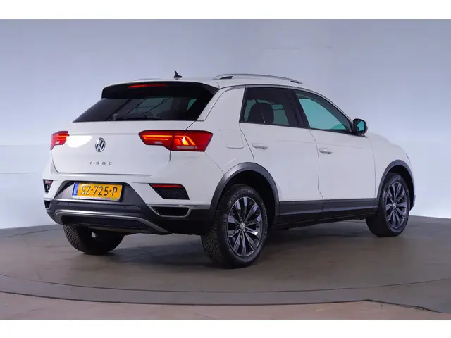 Volkswagen T-Roc 1,0 TSI Style [ACC, AC, LED] 2018 Benzine 32