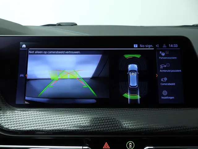 BMW 1 Serie 5-deurs 118i 2020 Benzine 35