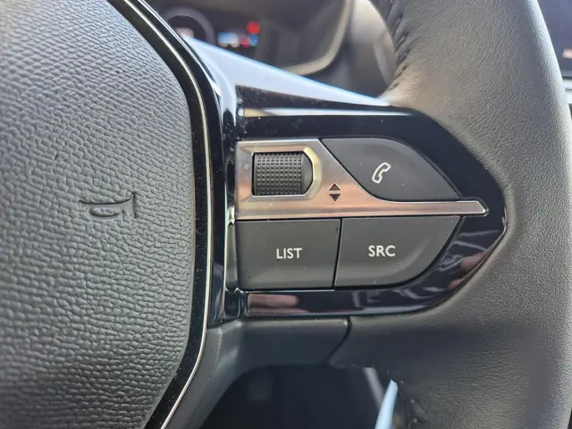 Peugeot 2008 1.2 PureTech Allure 2024 Benzine 16