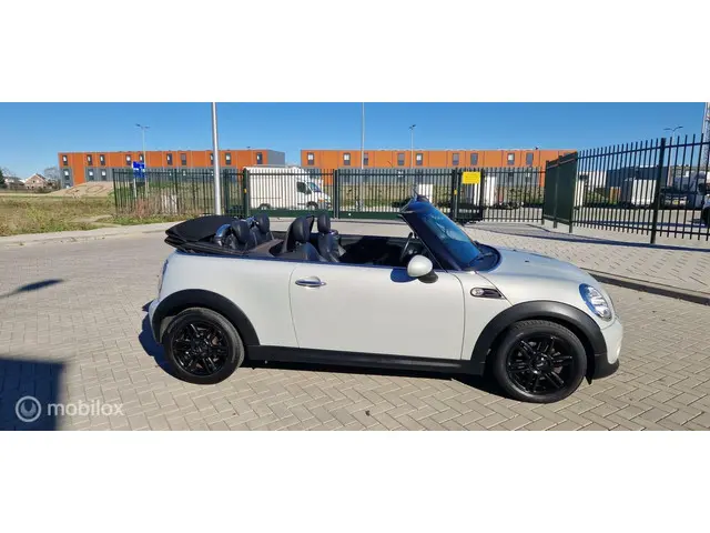 MINI Cooper Cabrio 1.6 Chili NAVI/LEER/PDC/VOL 2012 Benzine 12