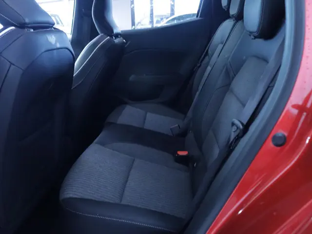 Mitsubishi Colt 1.6 HEV Instyle 2023 Hybride Benzine 23