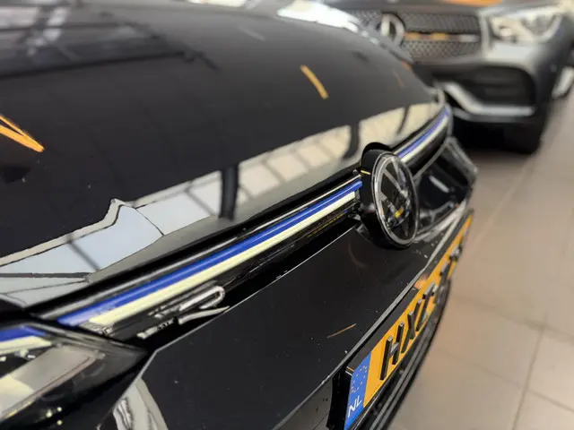 Volkswagen Golf 2.0 TSI R 4Motion 2023 Benzine 11