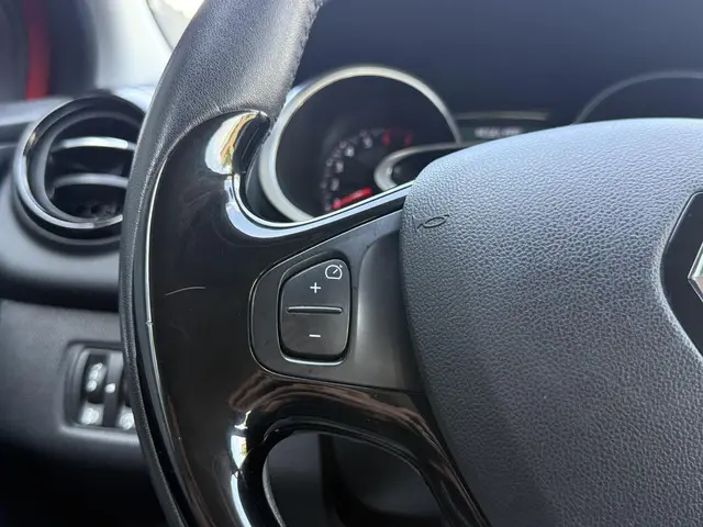 Renault Clio 0.9 TCe Limited 2016 Benzine 16