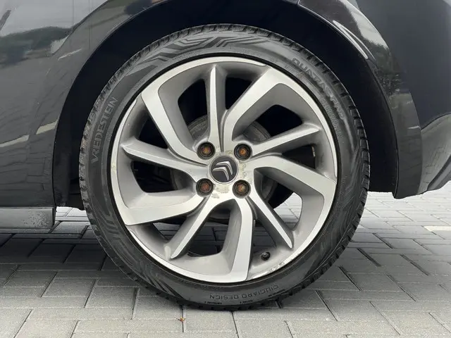DS DS 3 1.2 PureTech Business 2014 Benzine 18