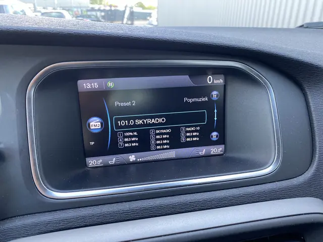 Volvo V40 1.6 T3 Kinetic 2013 Benzine 19