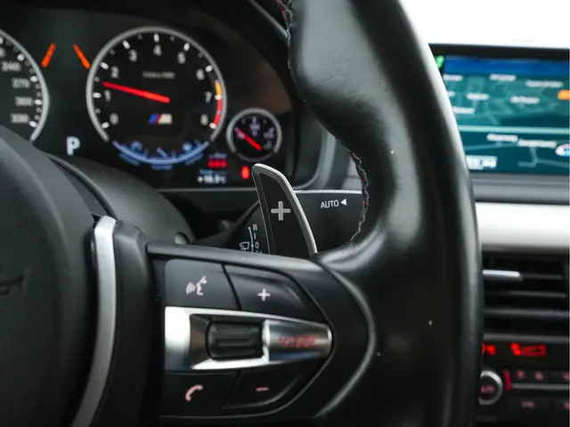 BMW X6 M Sport-Pack 2015 Benzine 21