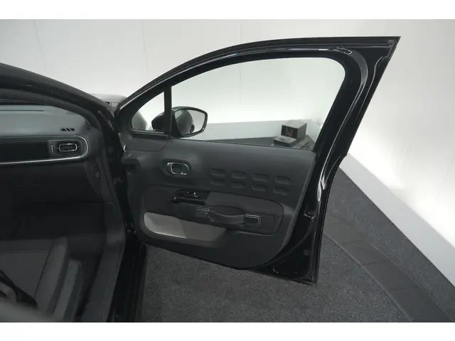 Citroën C3 PureTech 110 EAT6 Max 2024 Benzine 57