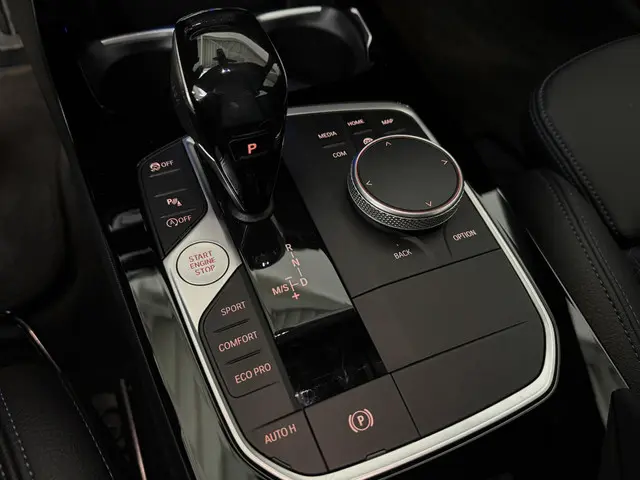 BMW 1 Serie 118i High Executive 2020 Benzine 19