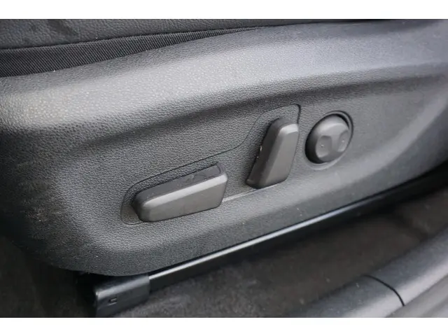 Kia e-Niro ExecutiveLine 64 kWh 2019 Elektrisch 23