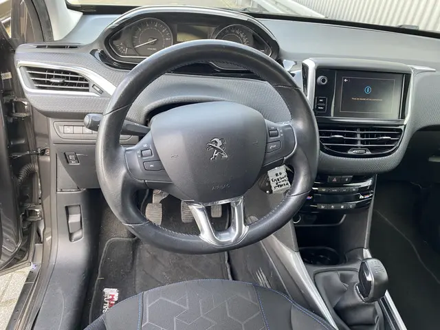 Peugeot 2008 1.2 PureTech Blue Lion 2018 Benzine 4