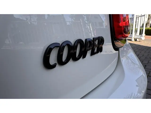 MINI Cooper Mini 1.5 Business 2018 Benzine 15