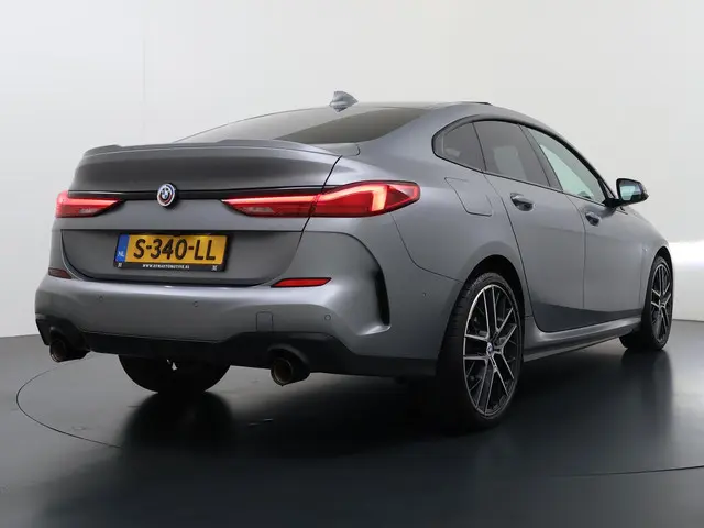 BMW 2 Serie Gran Coupé 220i 2023 Benzine 8