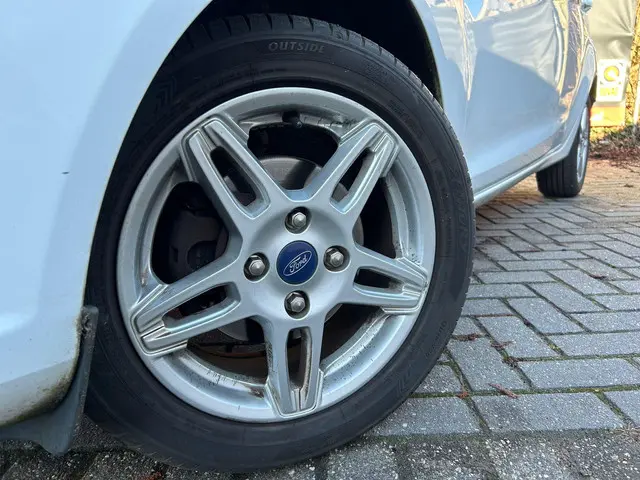 Ford Fiesta 1.0 Titanium 2013 Benzine 3