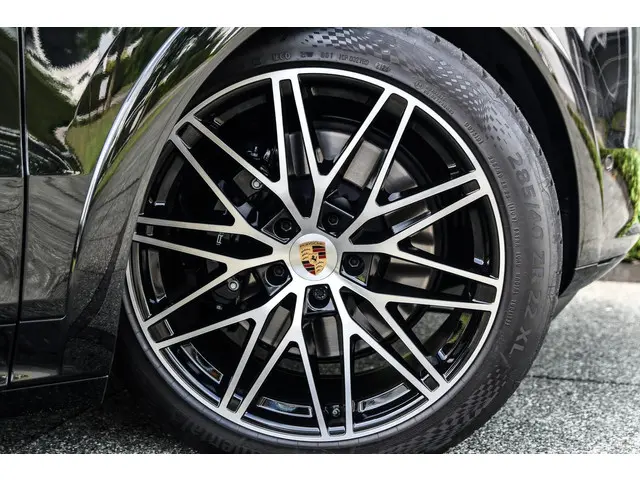 Porsche Cayenne Coupé 3.0 E-Hybrid 2025 Hybride Benzine 20