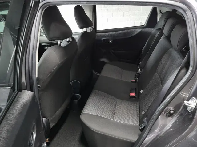 Toyota Yaris 1.3 VVT-i Style / Trekhaak / Airco 2013 Benzine 14