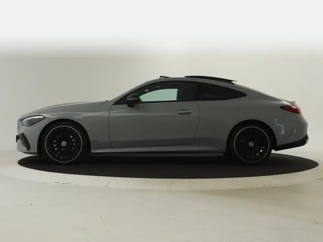 Mercedes-Benz CLE Coupé 200 AMG 2024 Hybride Benzine 3