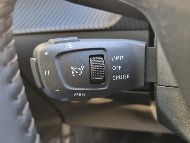 Peugeot 208 1.2T 100pk Allure Pack 2023 Benzine 16