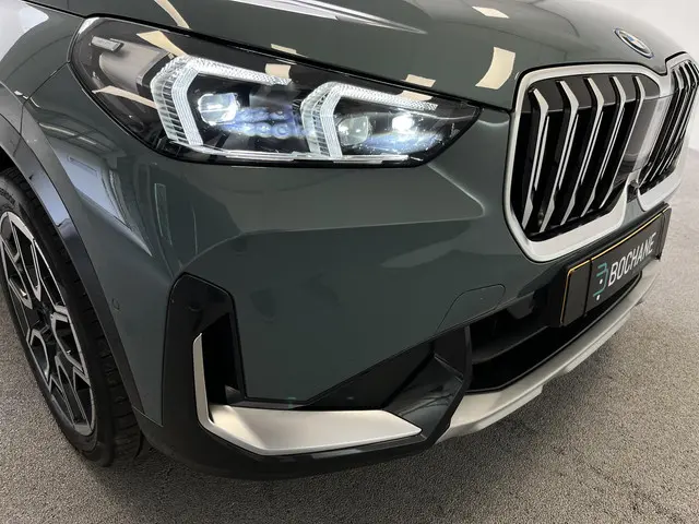 BMW X1 xDrive30e X-Line 2023 Hybride Benzine 33