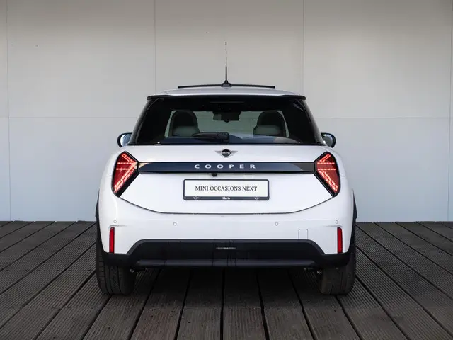 MINI 3-Deurs Cooper C 2025 Benzine 5
