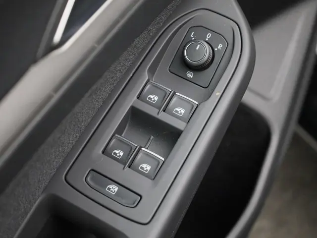 Volkswagen Golf 1.0TSI/110PK Life 2024 Benzine 20