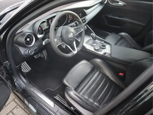 Alfa Romeo Giulia 2.0T Super 2018 Benzine 24