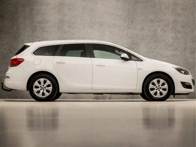 Opel Astra Sports Tourer 1.4 Turbo Blitz 2015 Benzine 4