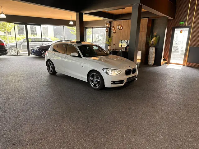 BMW 1 Serie 116i High Executive 2015 Benzine 10