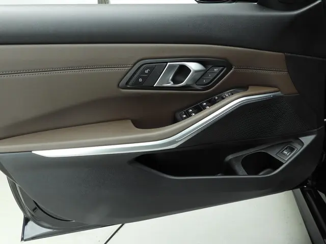 BMW 3 Serie Sedan 318i 2024 Benzine 21