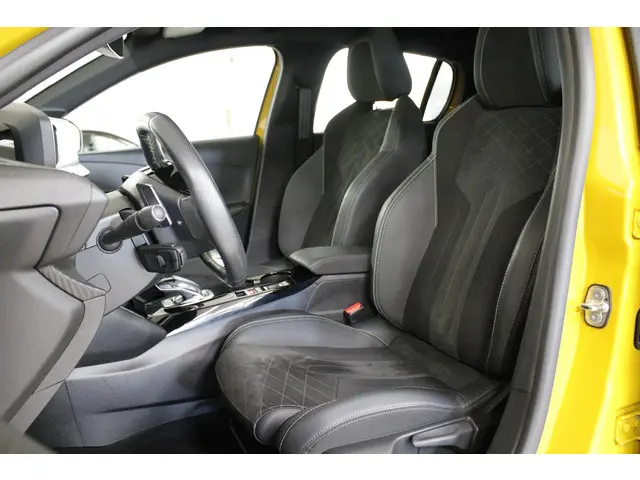 Peugeot 208 1.2 PureTech GT Pack 130 PK. 2021 Benzine 5