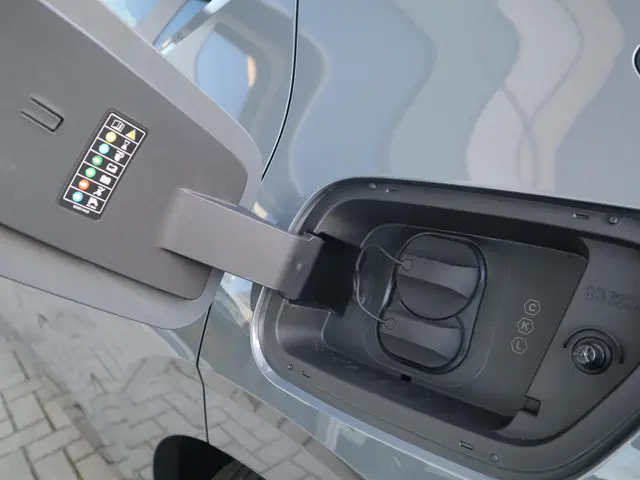 Lynk & Co 02 More 66 kWh 2026 Elektrisch 10