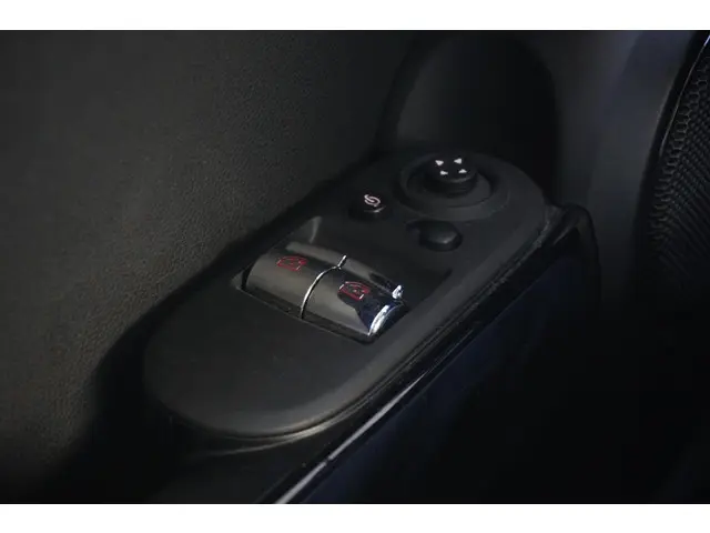 MINI 3-Deurs One 2021 Benzine 21