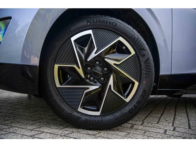 Lynk & Co 02 Core 66 kWh 2026 Elektrisch 4