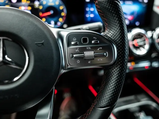 Mercedes-Benz GLA 200 AMG Line 2023 Benzine 30