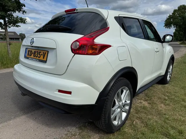 Nissan Juke 1.6 Tekna AUTOMAAT bomvol luxe 2012 Benzine 2
