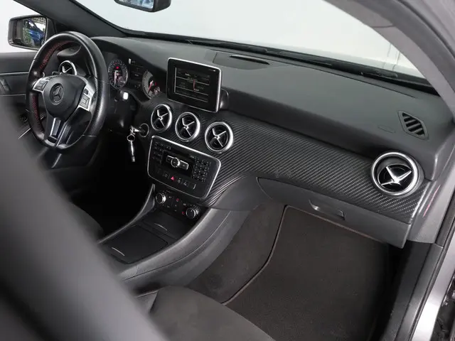 Mercedes-Benz A-Klasse 180 Ambition 2015 Benzine 18