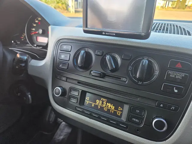 SEAT Mii 1.0 Style Sport airco cruise navi 2012 Benzine 19