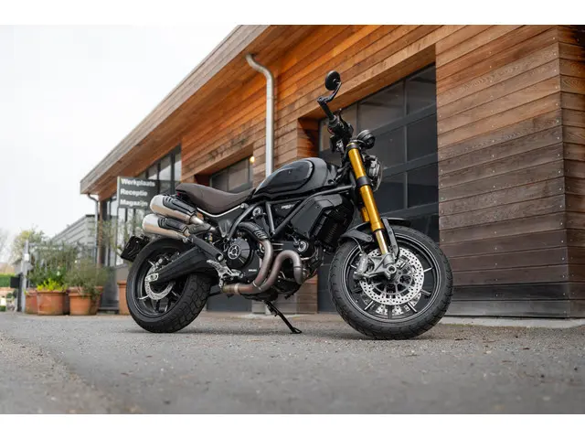 Ducati Scrambler 1100 Sport Pro 2022 Benzine 21