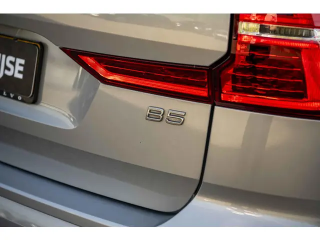 Volvo XC60 B5 Plus Dark 2023 Benzine 35